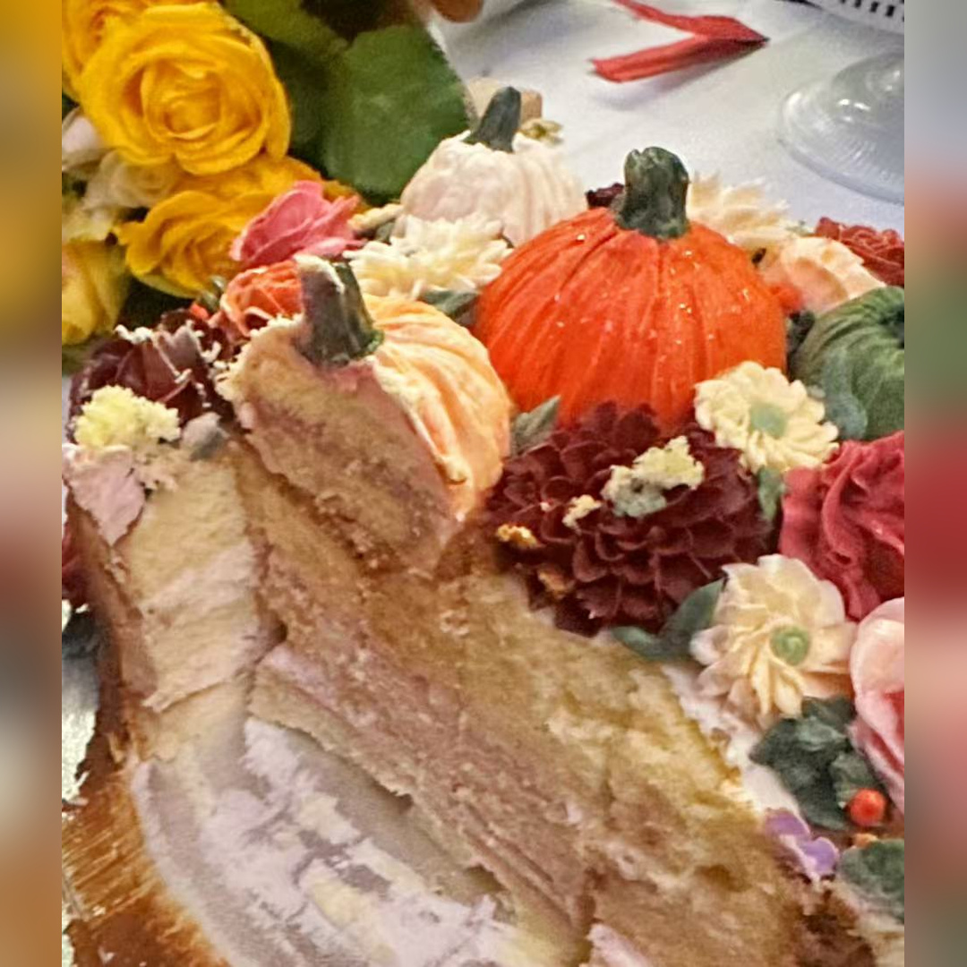 Bei_Bloom_Cake_Cut_2_Square_1080.jpg